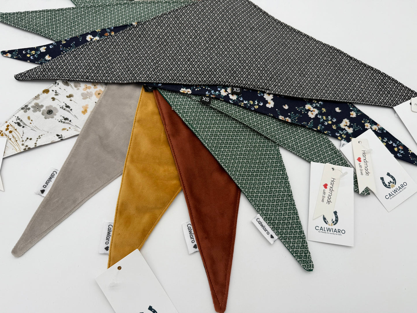 Hundehalstuch Four Seasons - XS (24-29cm - alte Größe)