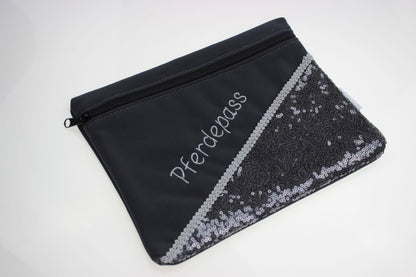 Pferdepass im Stall schützen